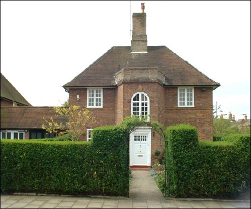 02 Cotman Close a